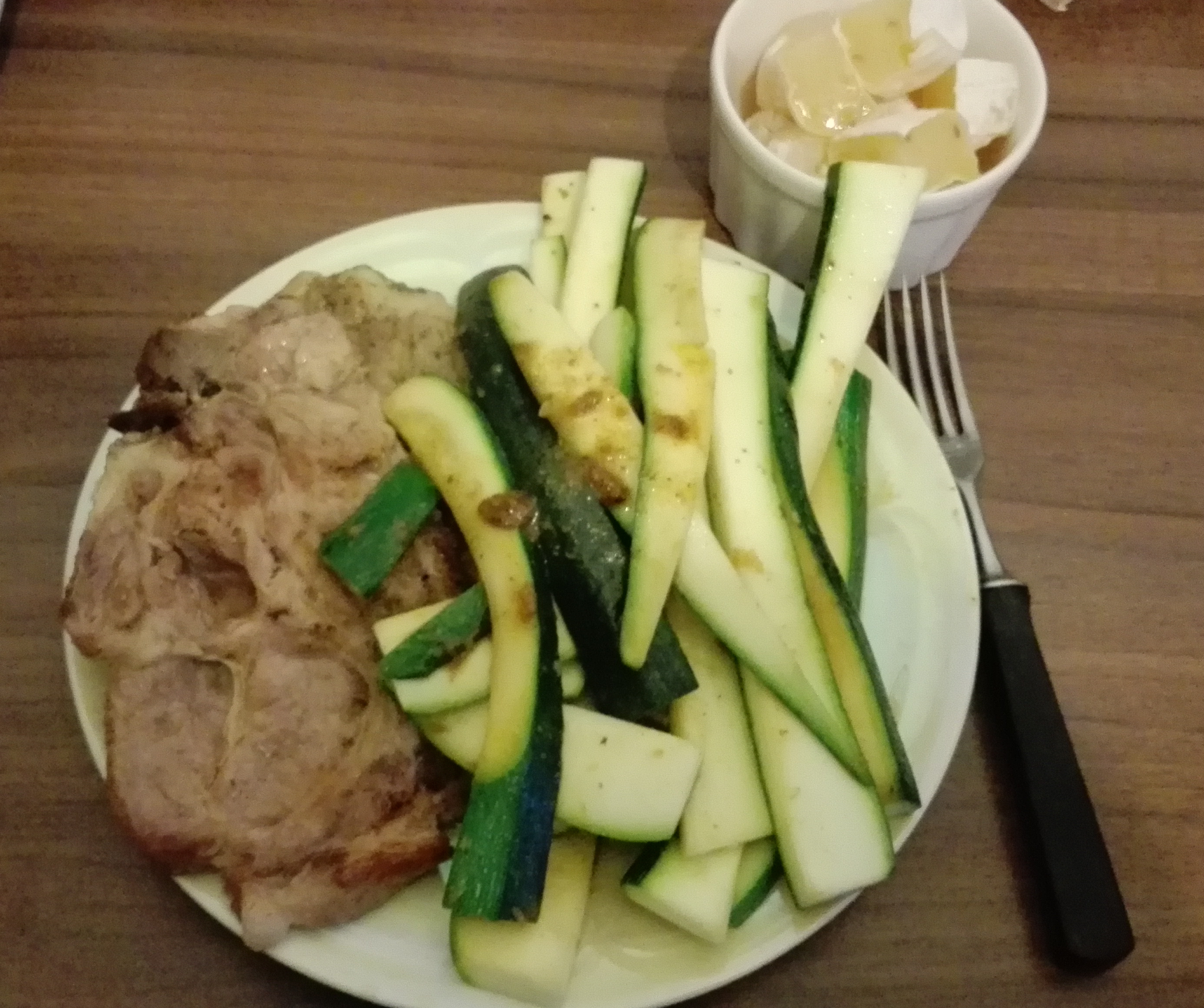 Steak mit Zucchini und Harzer Käse